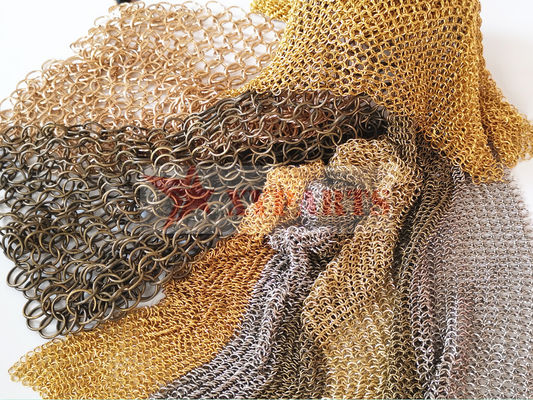 チェーン・メールの織り方は終了するステンレス鋼の装飾的な金属リング網を着色した