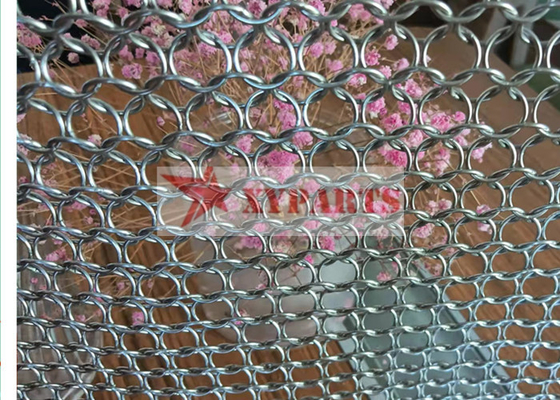 部屋ディバイダーのための1.5mmの溶接タイプ リング装飾的な金属リング網のカーテン