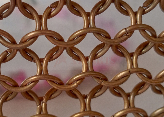 外の正面のカバーとして銅色のステンレス鋼10mmリング網のカーテン